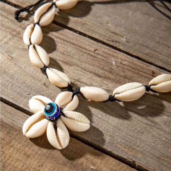 Shell Necklace with Evil Eye Pendant - Picture 5 of 5